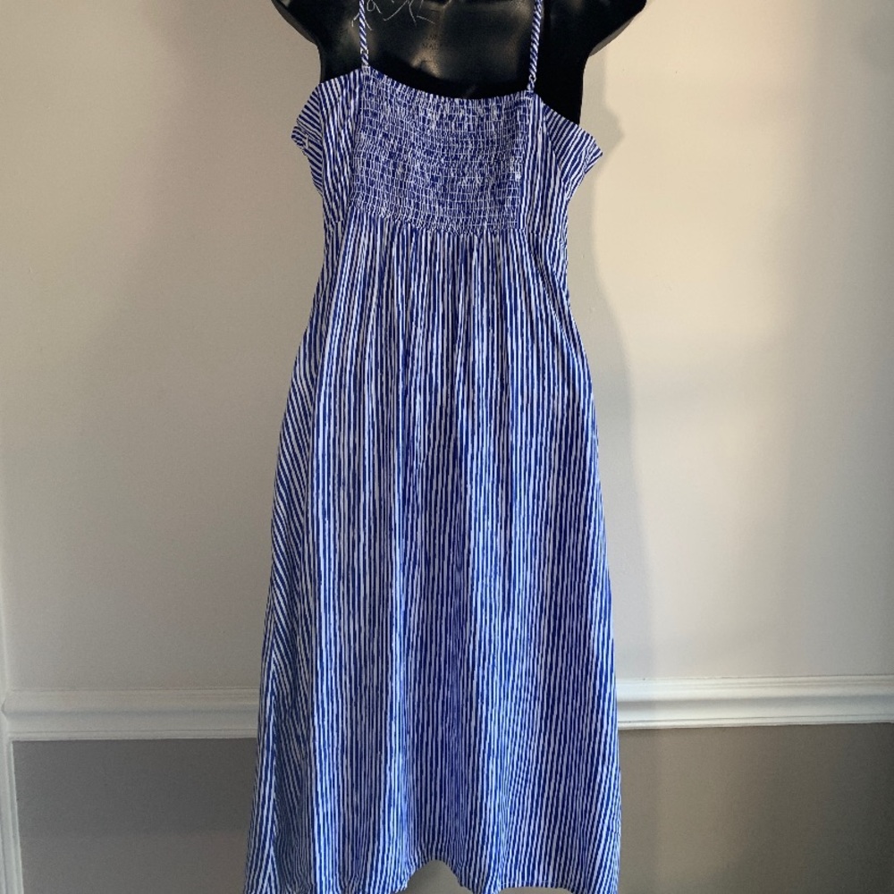Dress - Picture 3 of 4